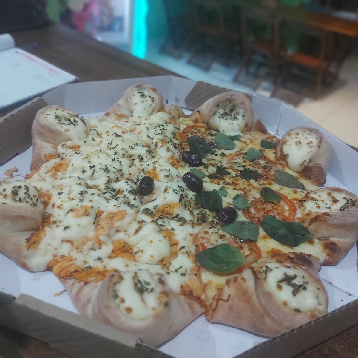 Pizzaria E Esfiharia Rafa Pizza-6